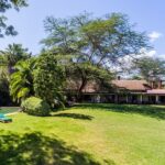 Kiangazi House Open Lawns